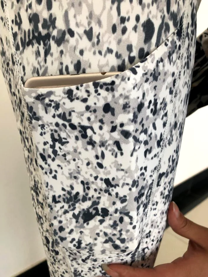 Bonded zip pocket on printed shorts